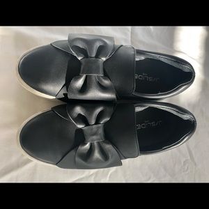 J/slider leather slip on